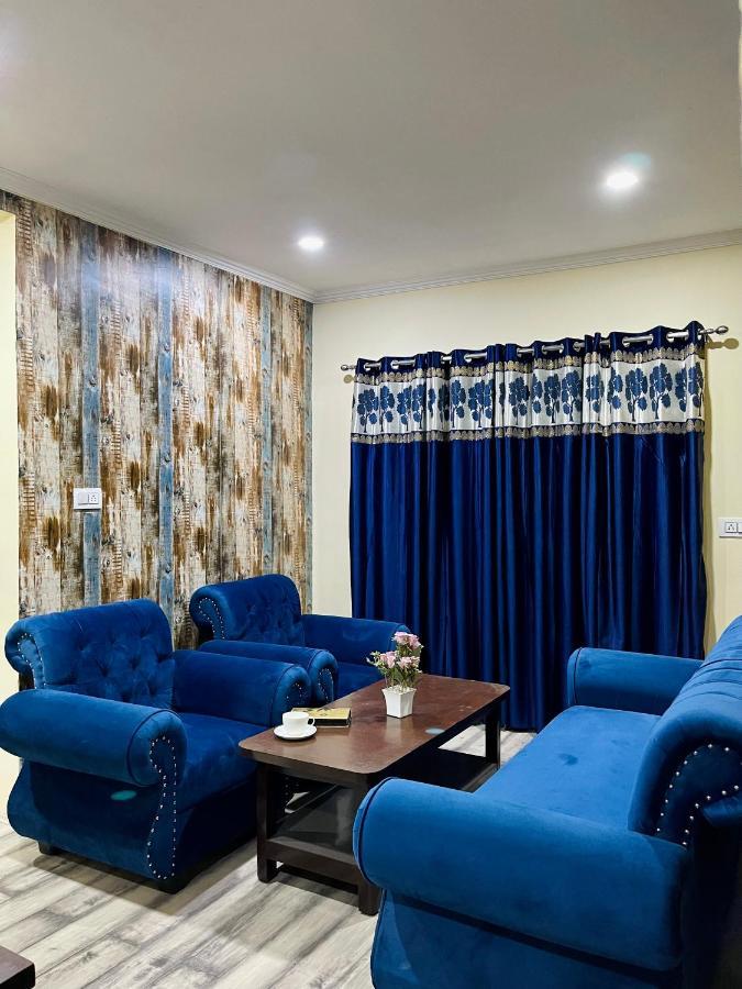 Khwaab Gah By The Khayabaan-Homestay Apartments Fully Furnished With Functional Kitchen, Wifi & Parking In City Centre Срінагар Екстер'єр фото